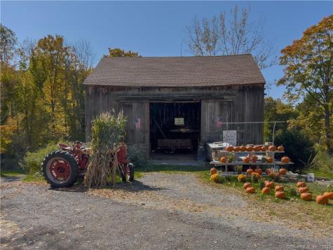 81 Currituck Road Newtown CT 06470
