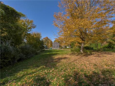 81 Currituck Road Newtown CT 06470