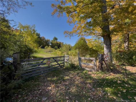 81 Currituck Road Newtown CT 06470