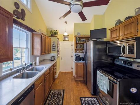81 Currituck Road Newtown CT 06470