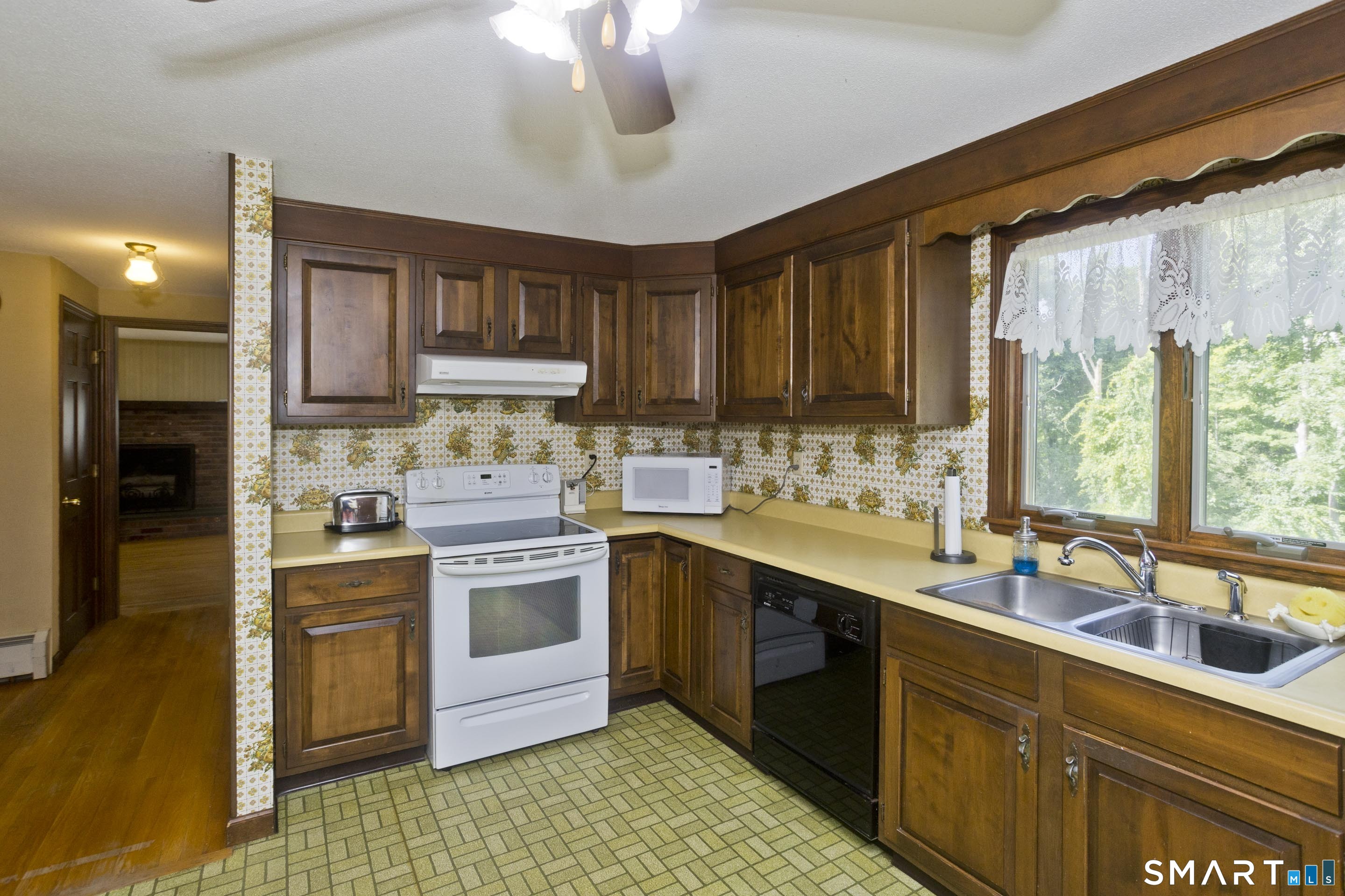 18 North Lost Acres Road Hartland CT 06027