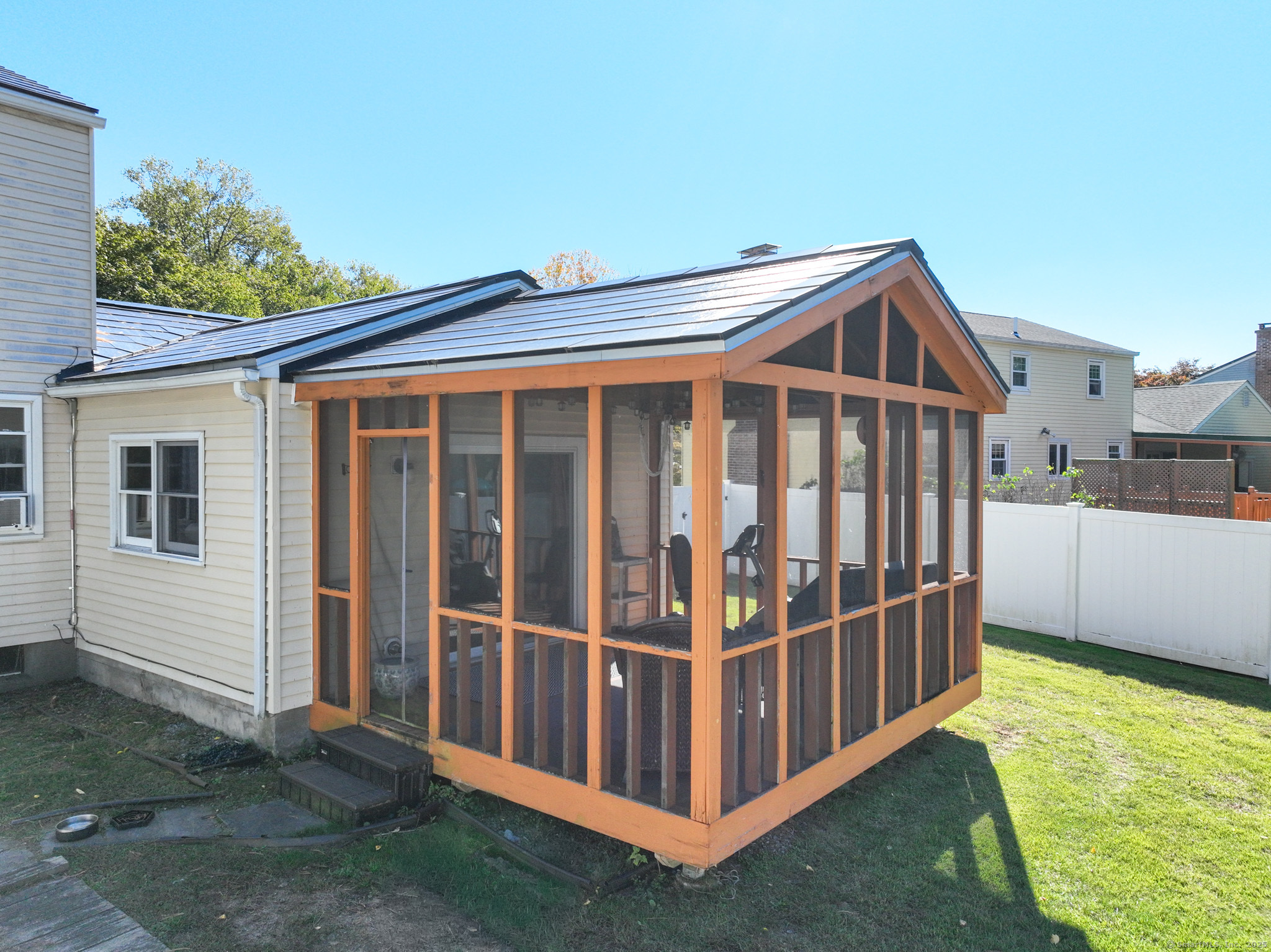 17 Plainfield Street Enfield CT 06082