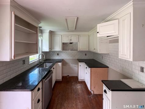 124 Bel Aire Circle Windsor Locks CT 06096