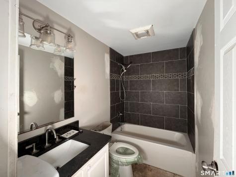 124 Bel Aire Circle Windsor Locks CT 06096