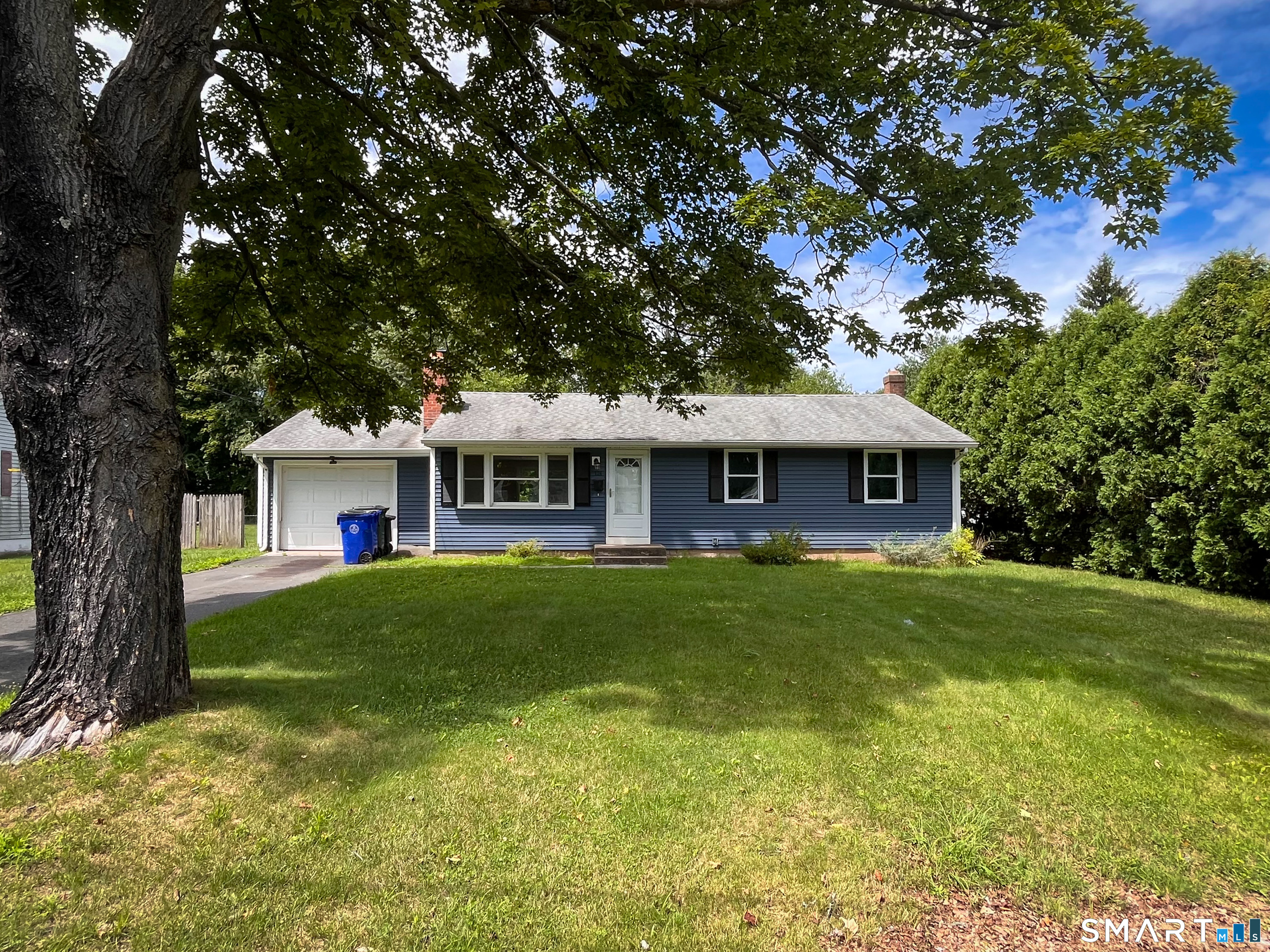 124 Bel Aire Circle Windsor Locks CT 06096
