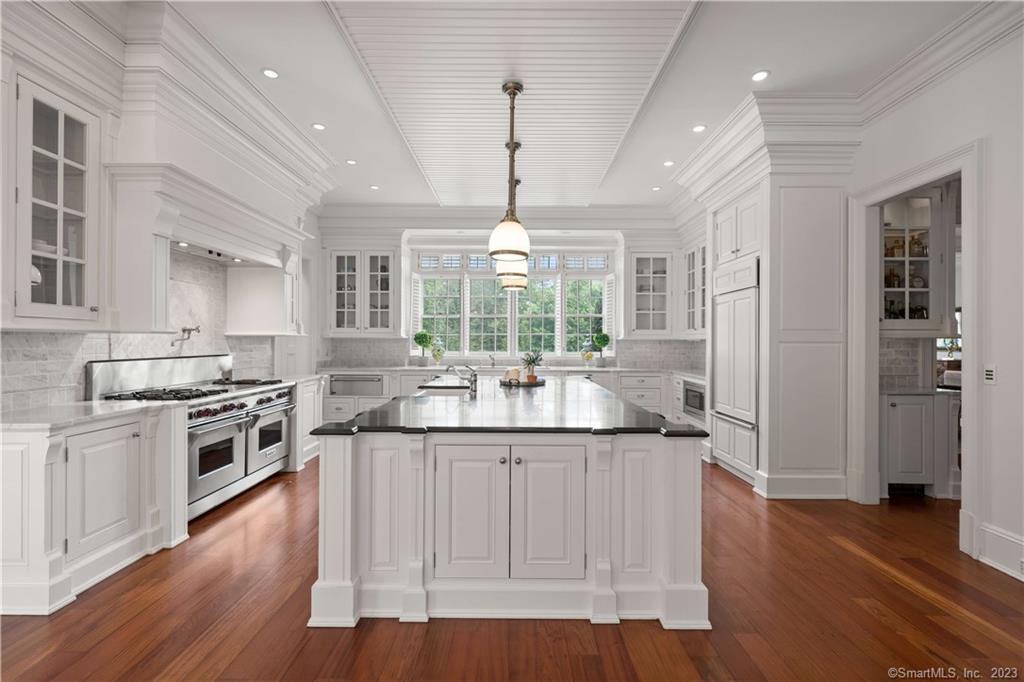 62 Summersweet Lane New Canaan CT 06840