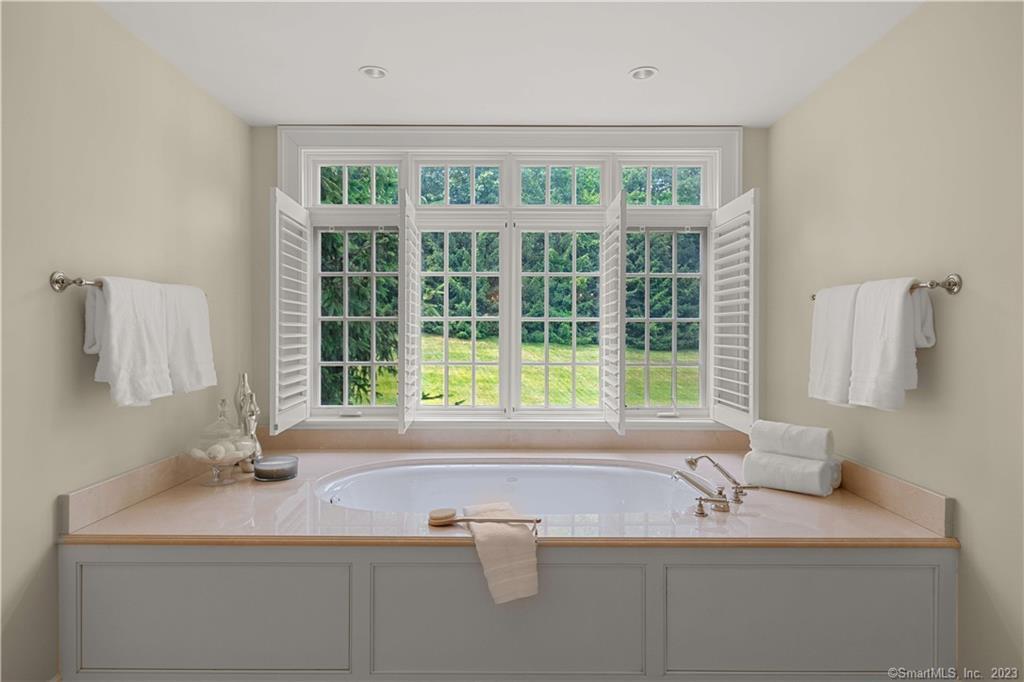 62 Summersweet Lane New Canaan CT 06840