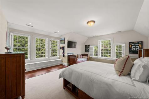 62 Summersweet Lane New Canaan CT 06840