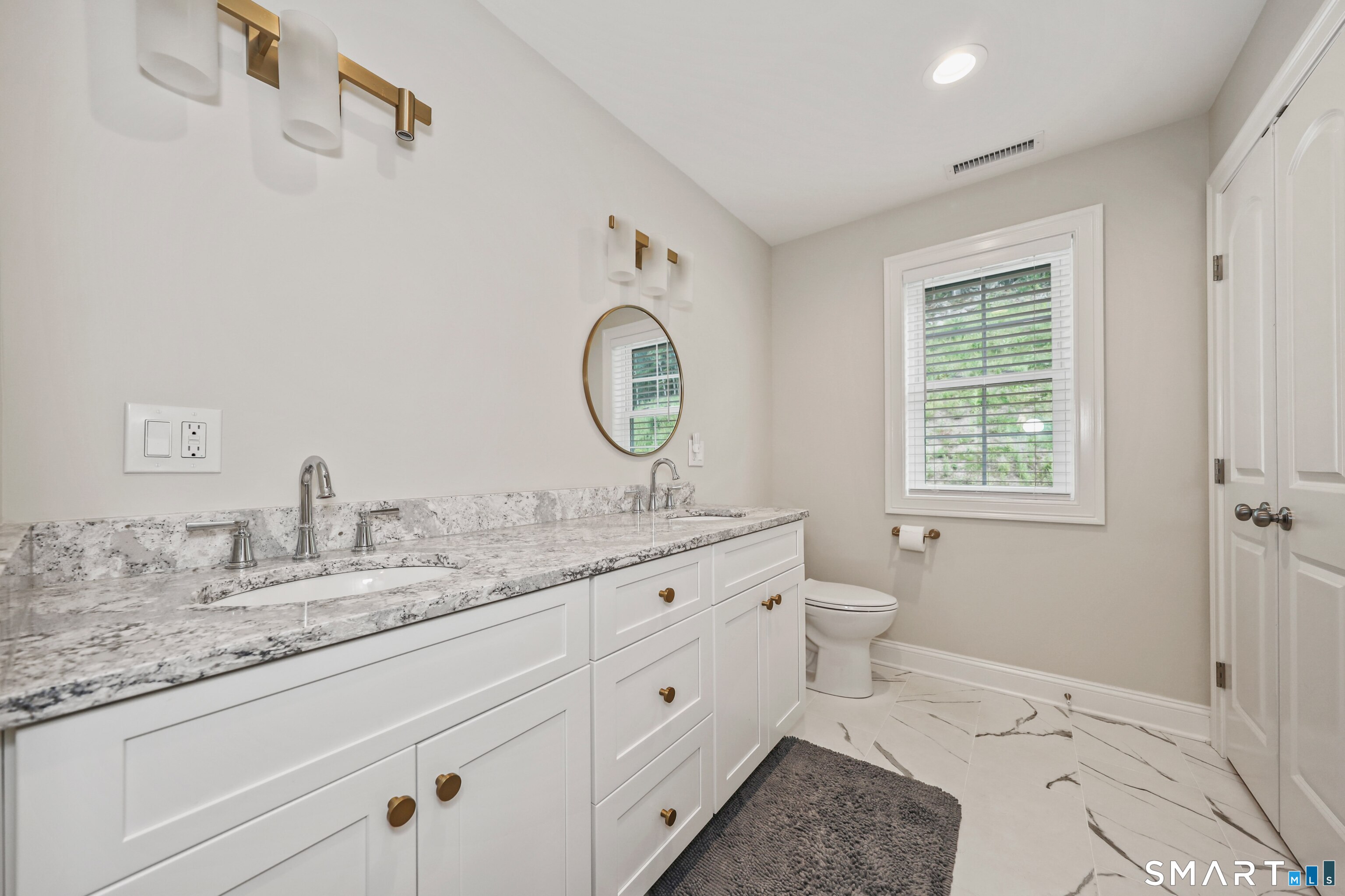 18 Hunting Ridge Road Middlebury CT 06762