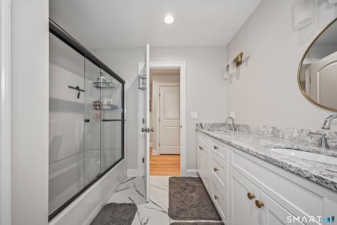 18 Hunting Ridge Road Middlebury CT 06762