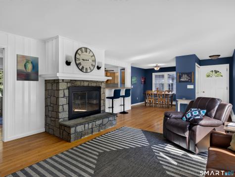 252 Cow Hill Road Clinton CT 06413