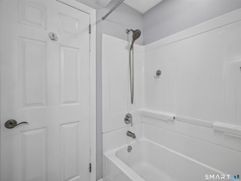 252 Cow Hill Road Clinton CT 06413