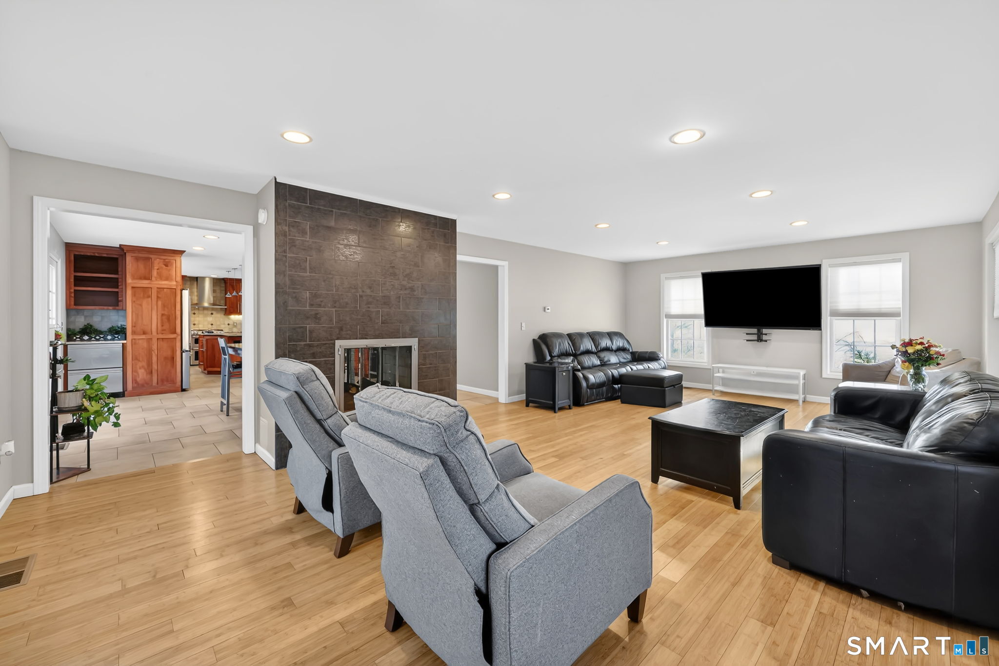 136 Gilbert Lane South Windsor CT 06074