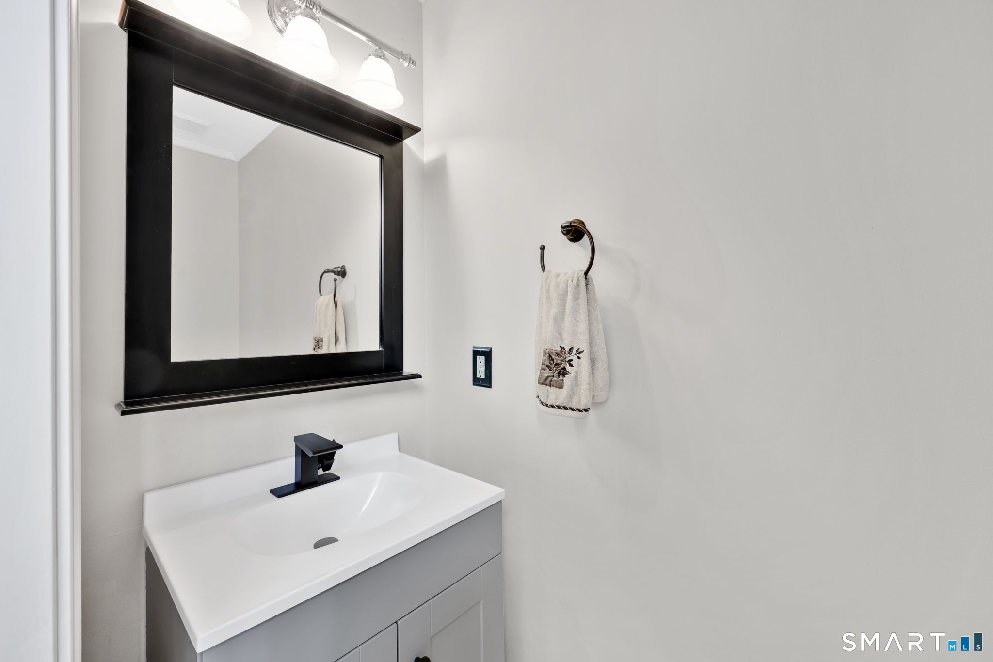 136 Gilbert Lane South Windsor CT 06074