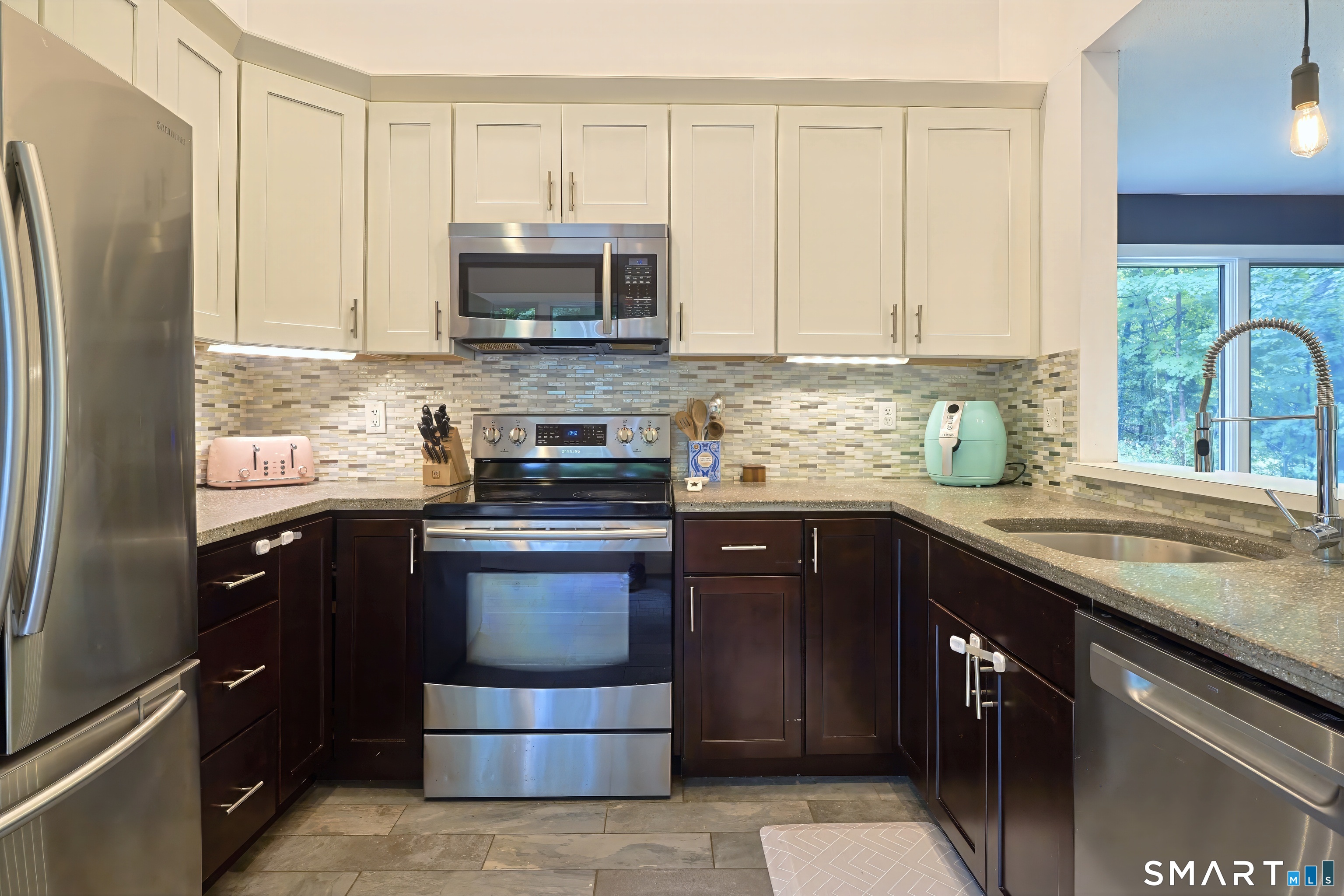 8 Mountain Trail East Hampton CT 06424