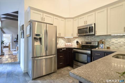 8 Mountain Trail East Hampton CT 06424