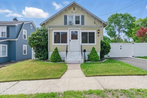 12 Woodland Avenue Hamden CT 06514