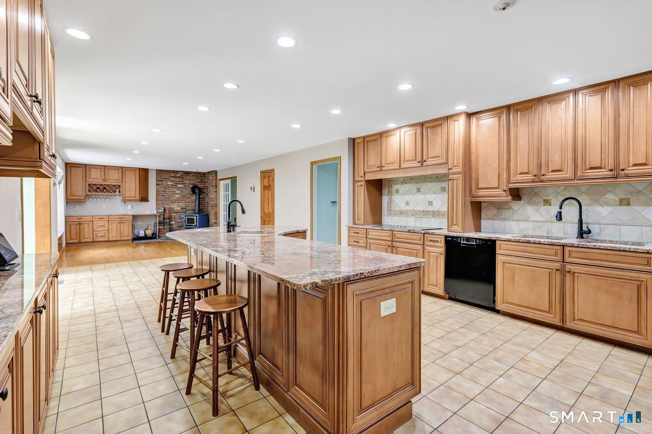65 Arrowwood Place Stratford CT 06614