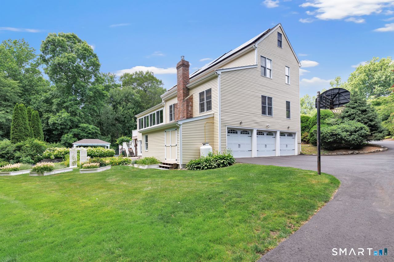 65 Arrowwood Place Stratford CT 06614