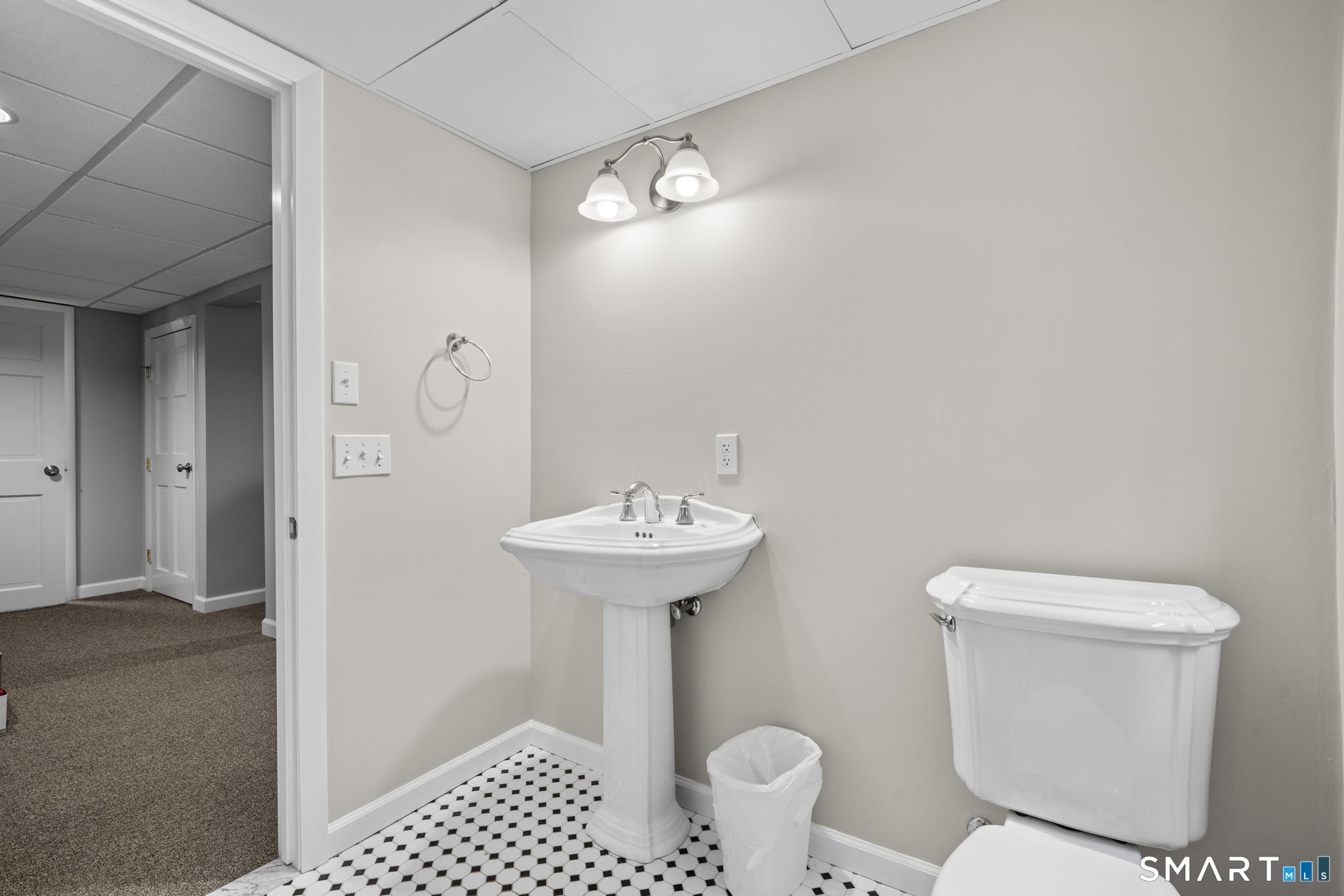 60 Blueberry Lane Avon CT 06001