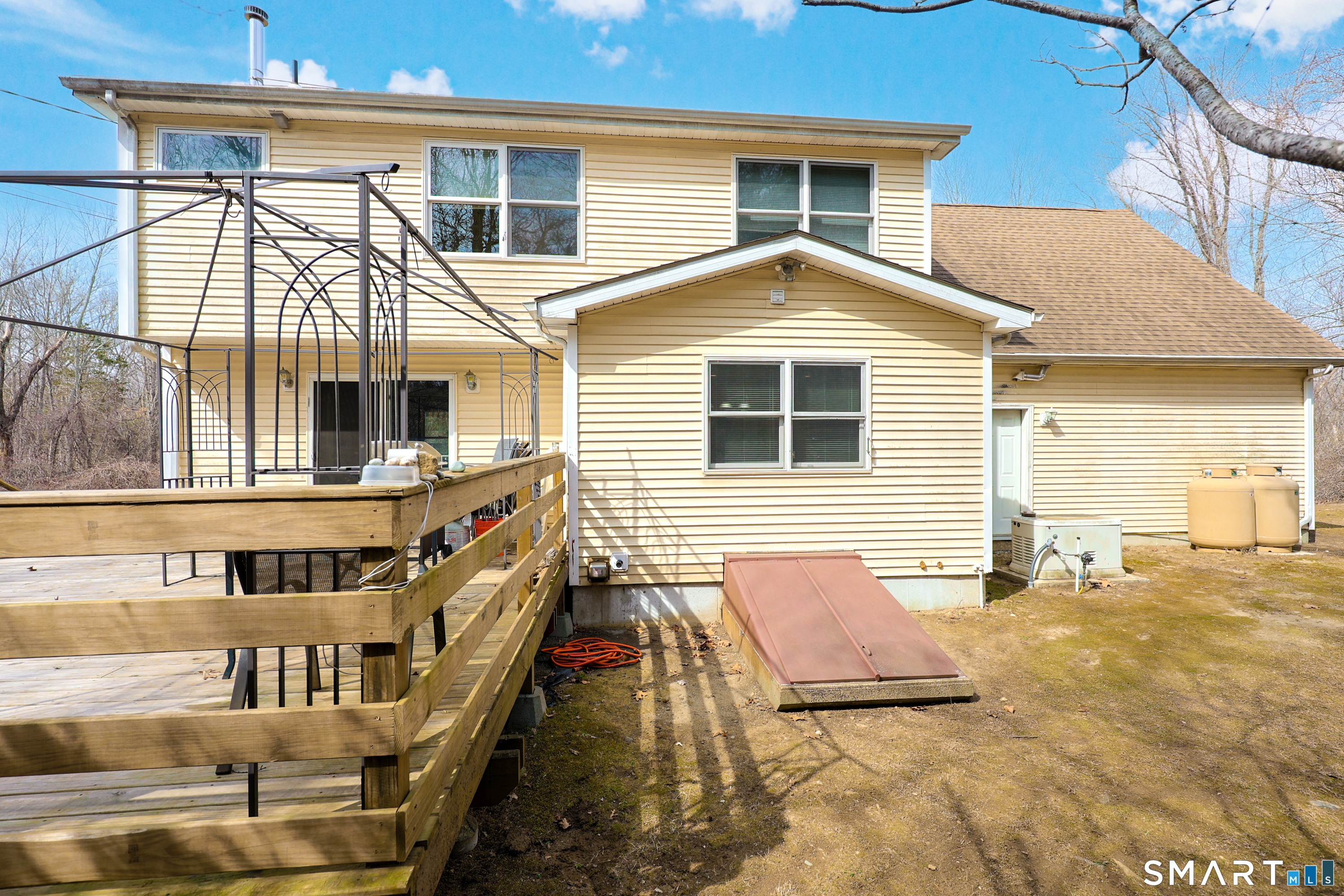 18 Bob White Way Plainfield CT 06354