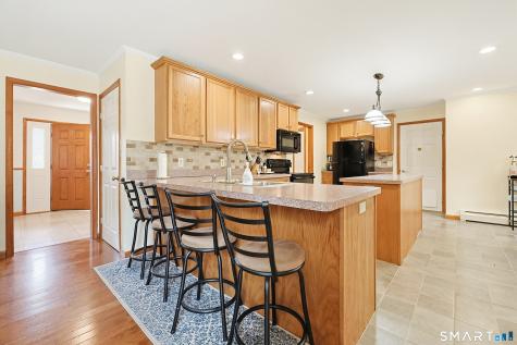 18 Bob White Way Plainfield CT 06354