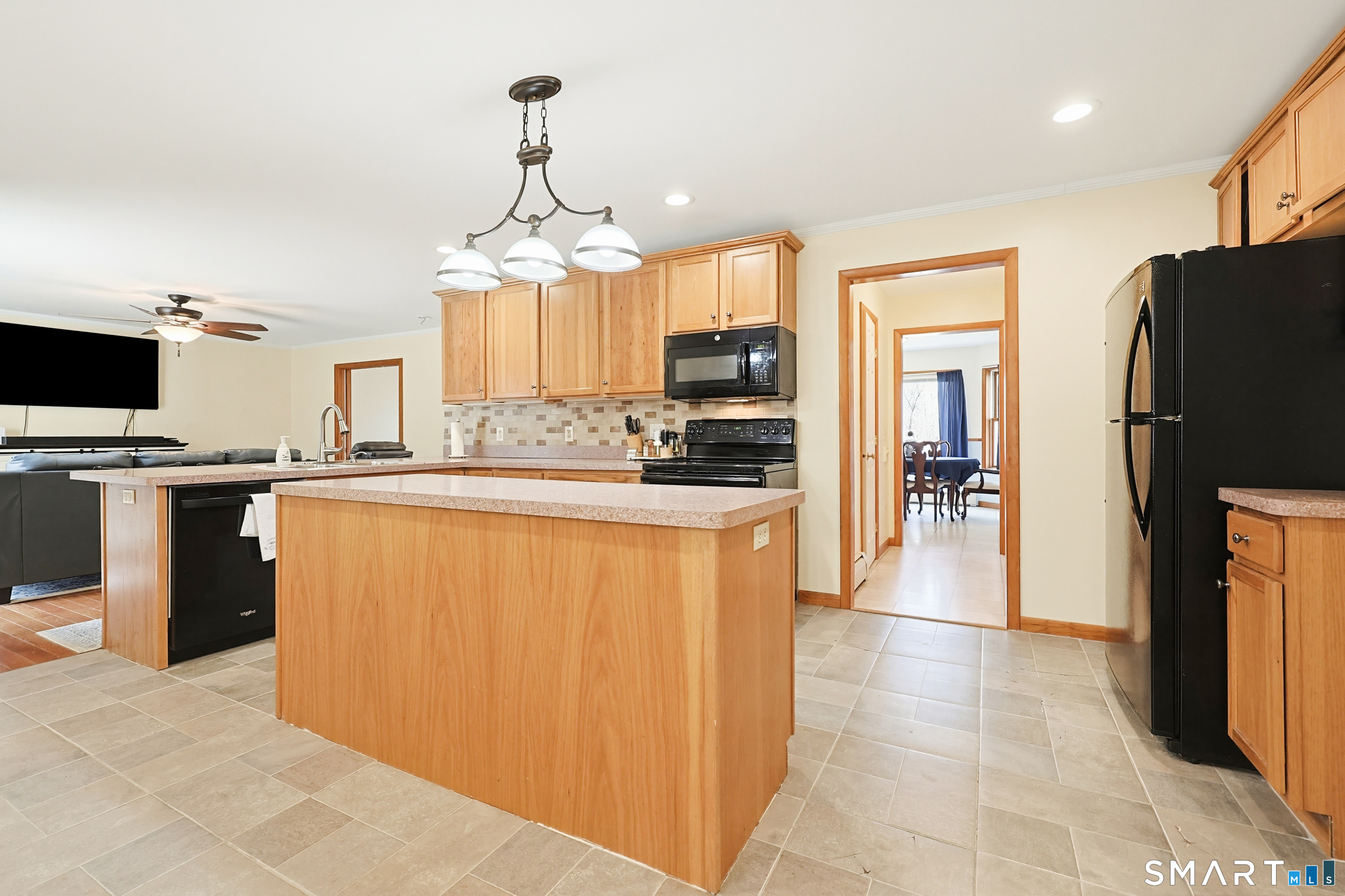 18 Bob White Way Plainfield CT 06354