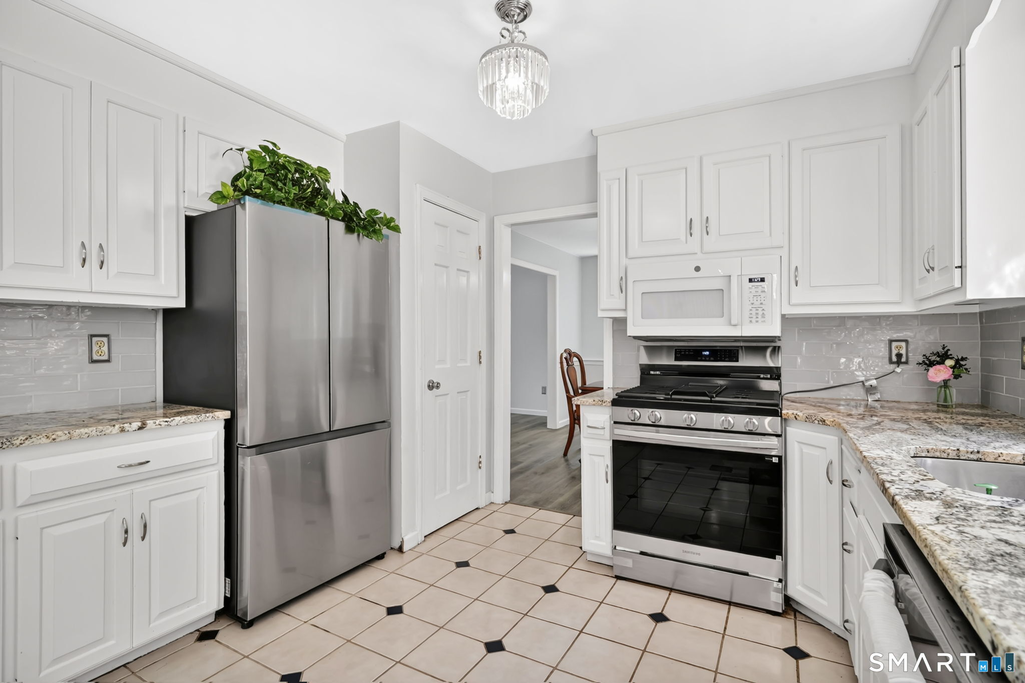 8 Hanover Lane South Windsor CT 06074