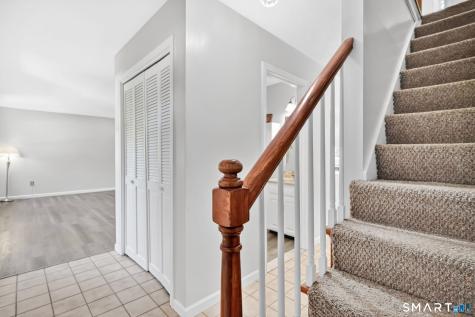 8 Hanover Lane South Windsor CT 06074