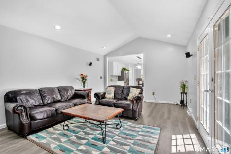 8 Hanover Lane South Windsor CT 06074