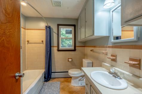 584 Gracey Avenue Meriden CT 06451