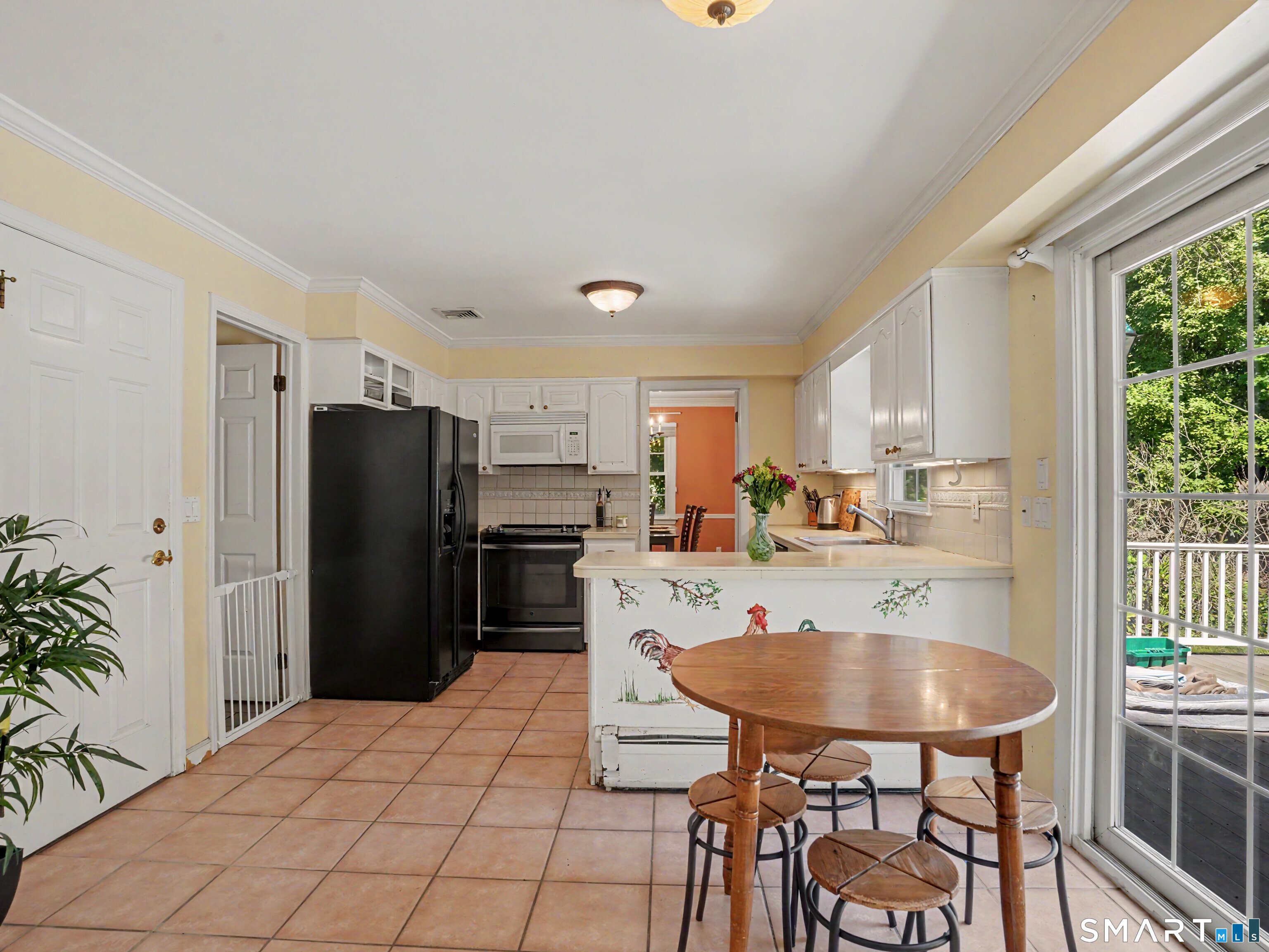 2435 Boston Post Road Darien CT 06820