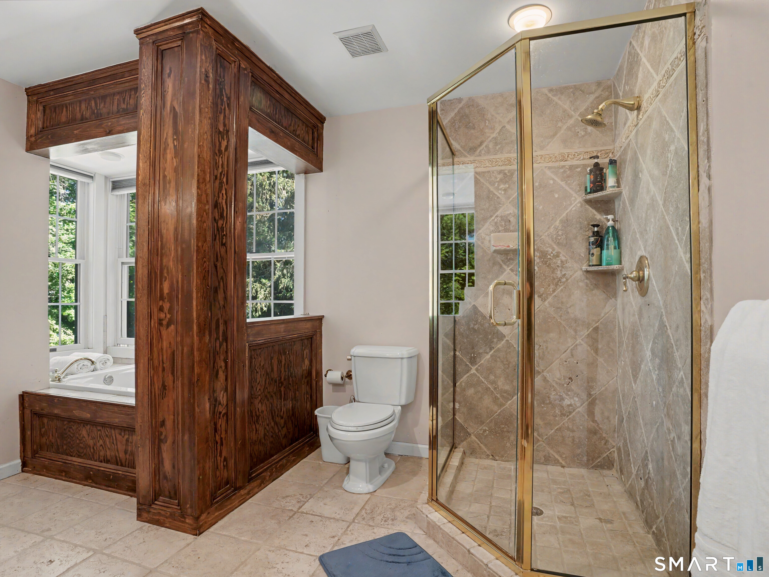 2435 Boston Post Road Darien CT 06820