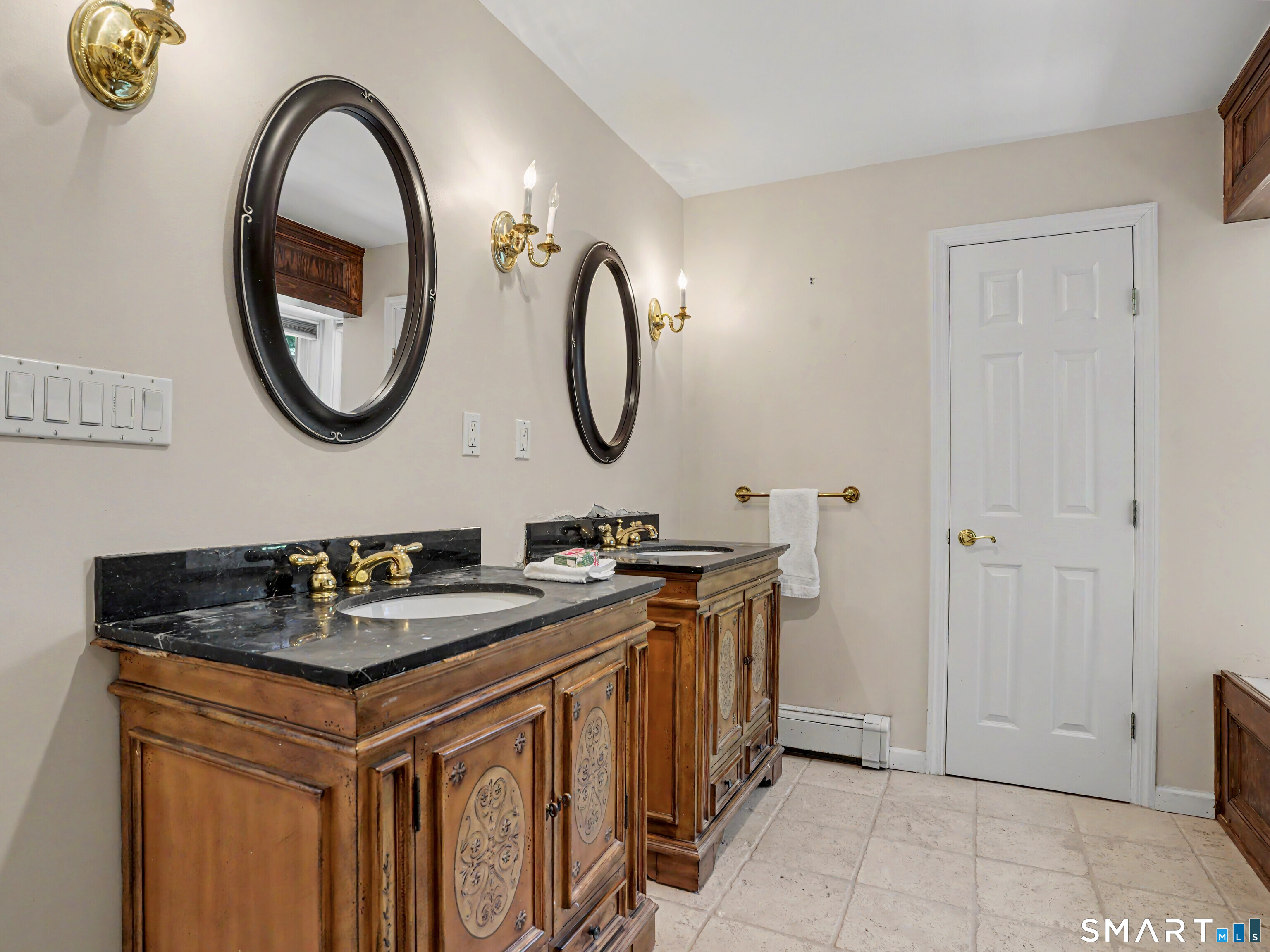 2435 Boston Post Road Darien CT 06820