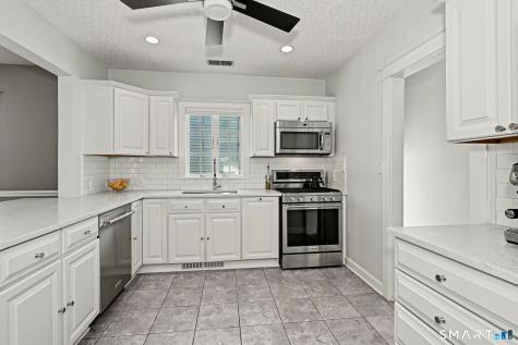 158 Courtland Hill Street Stamford CT 06906