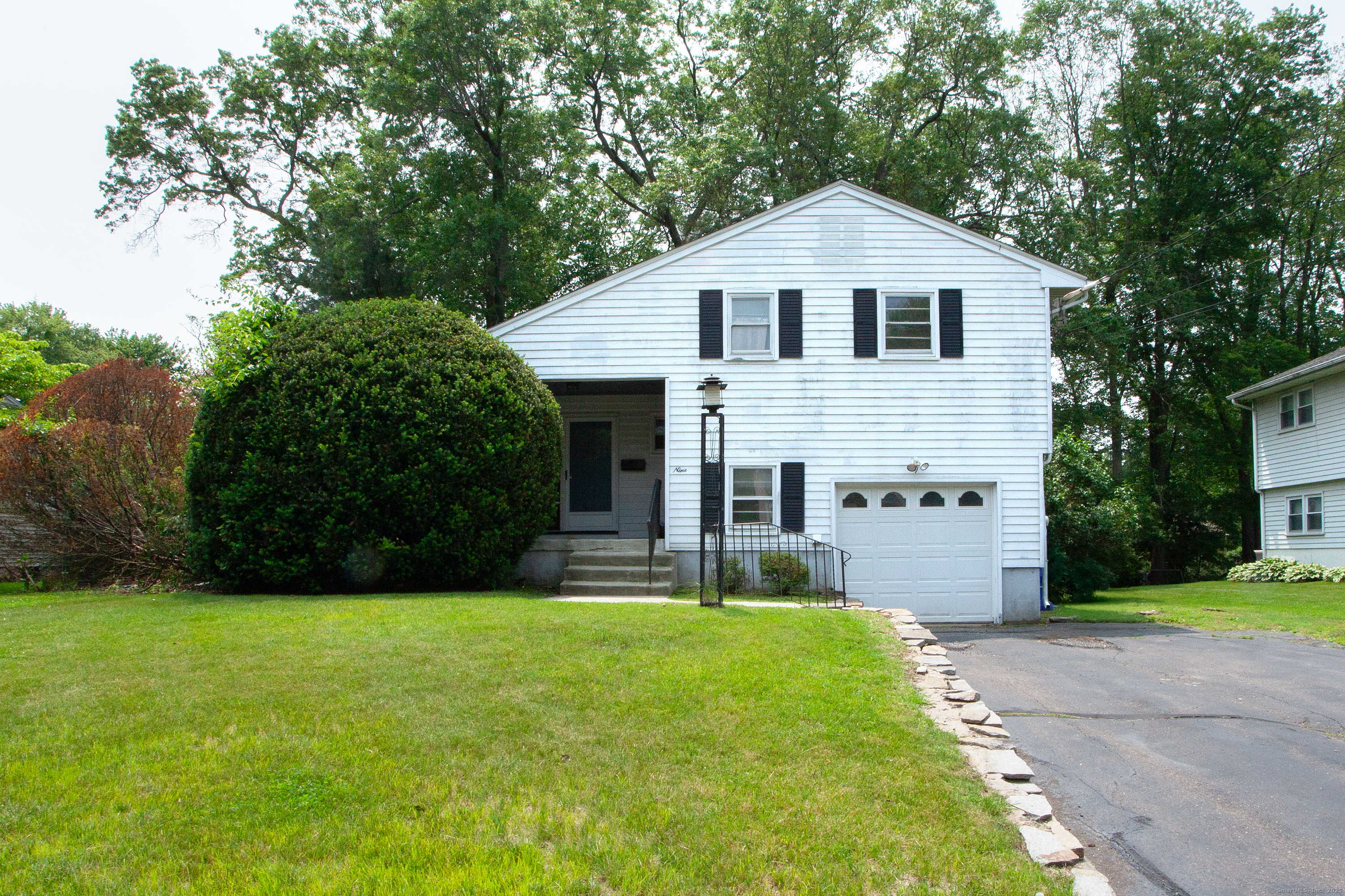 9 Carlyle Road West Hartford CT 06117