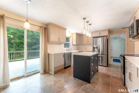 85 Oakcliff Road Middletown CT 06457