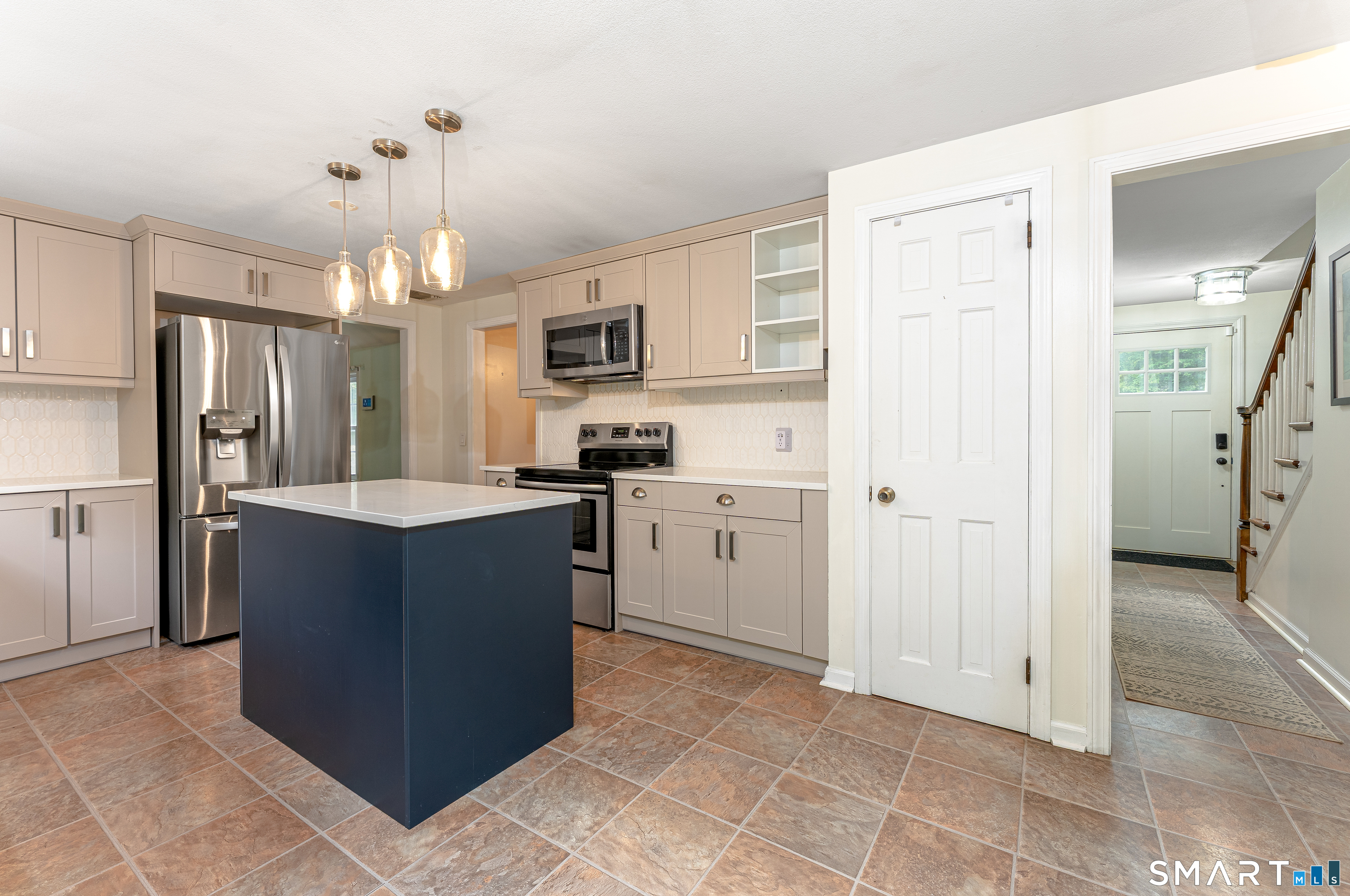 85 Oakcliff Road Middletown CT 06457