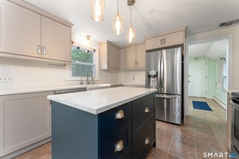 85 Oakcliff Road Middletown CT 06457