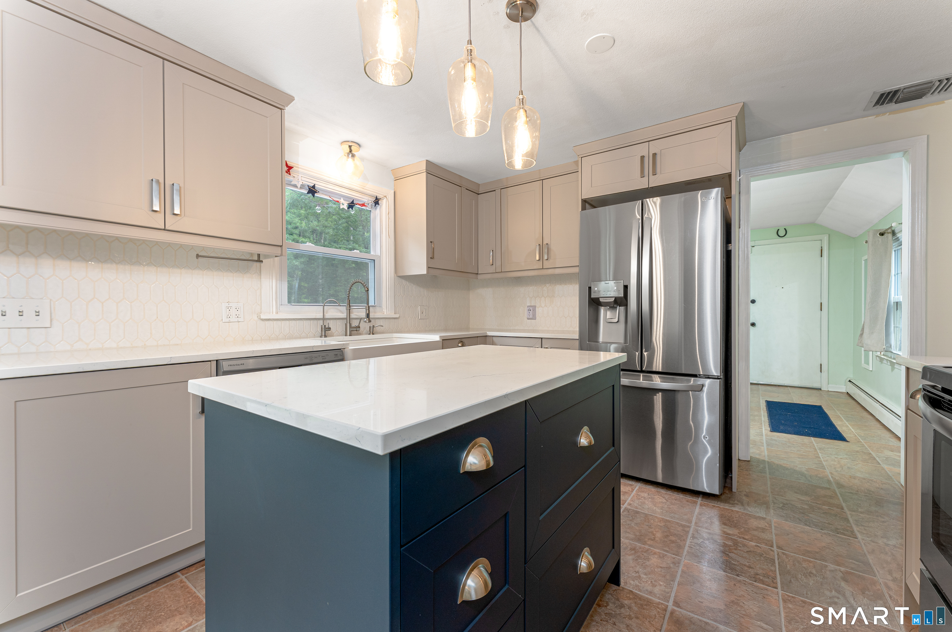 85 Oakcliff Road Middletown CT 06457