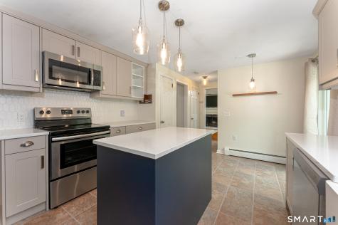 85 Oakcliff Road Middletown CT 06457