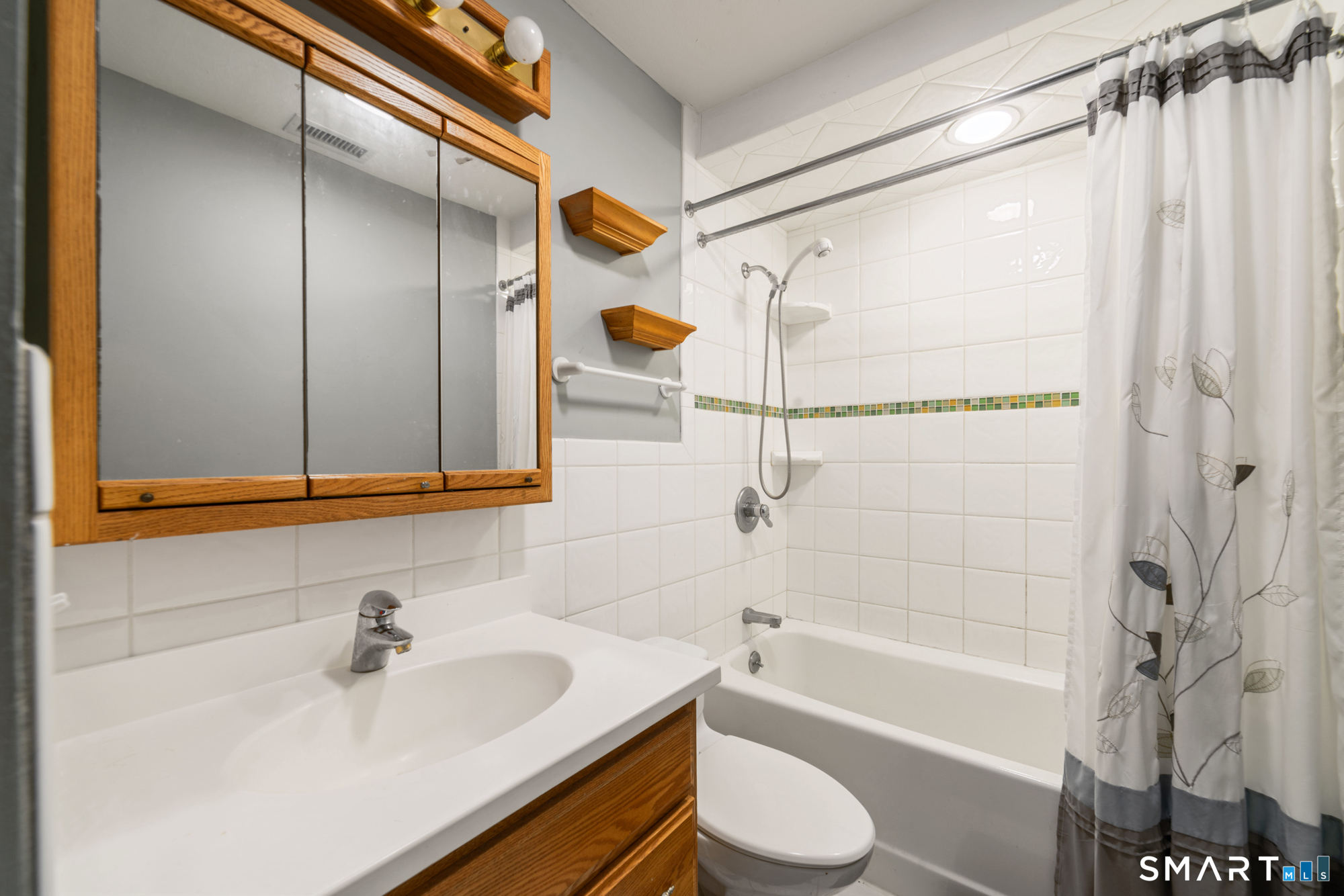 51 Sky View Circle Hamden CT 06514