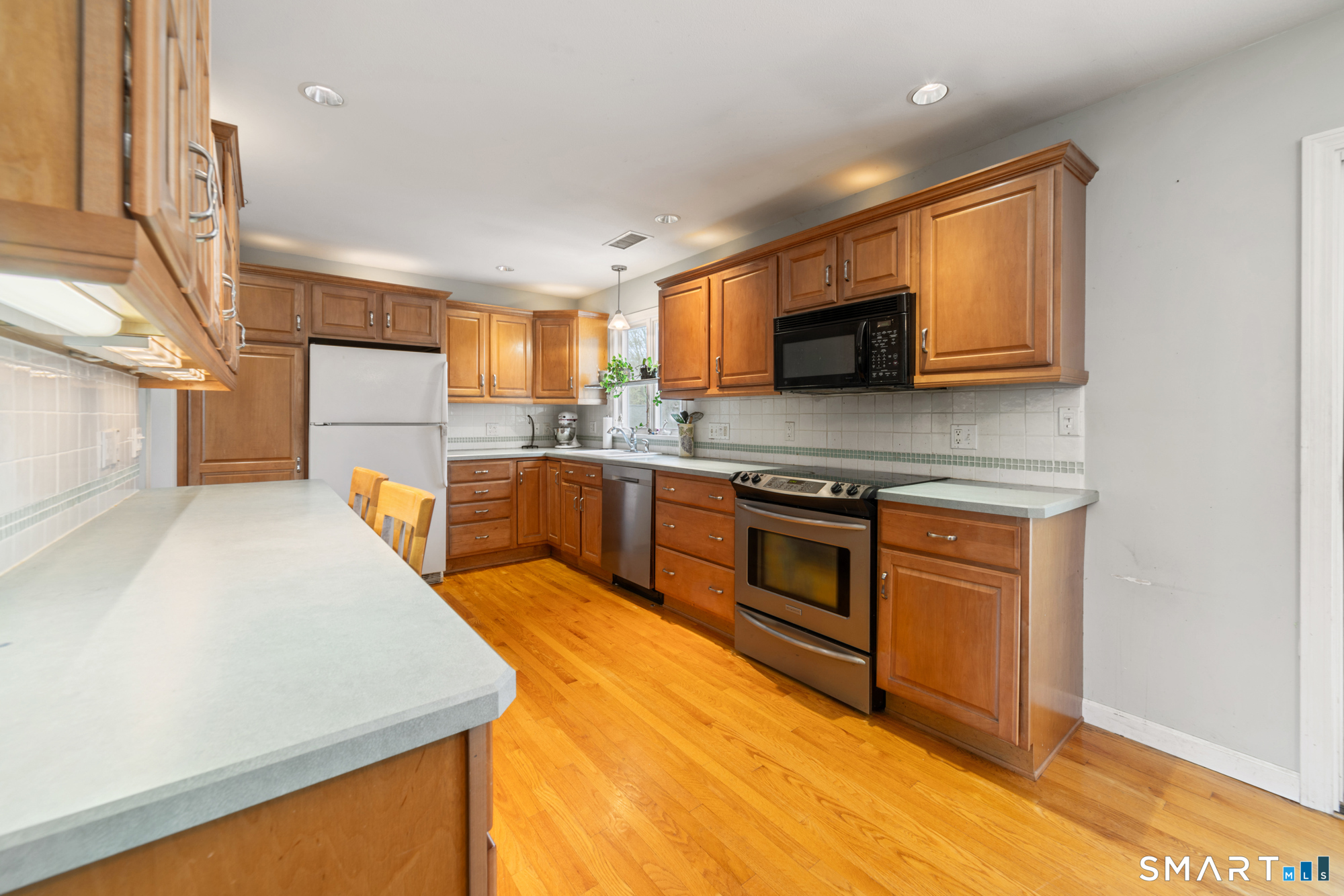 51 Sky View Circle Hamden CT 06514