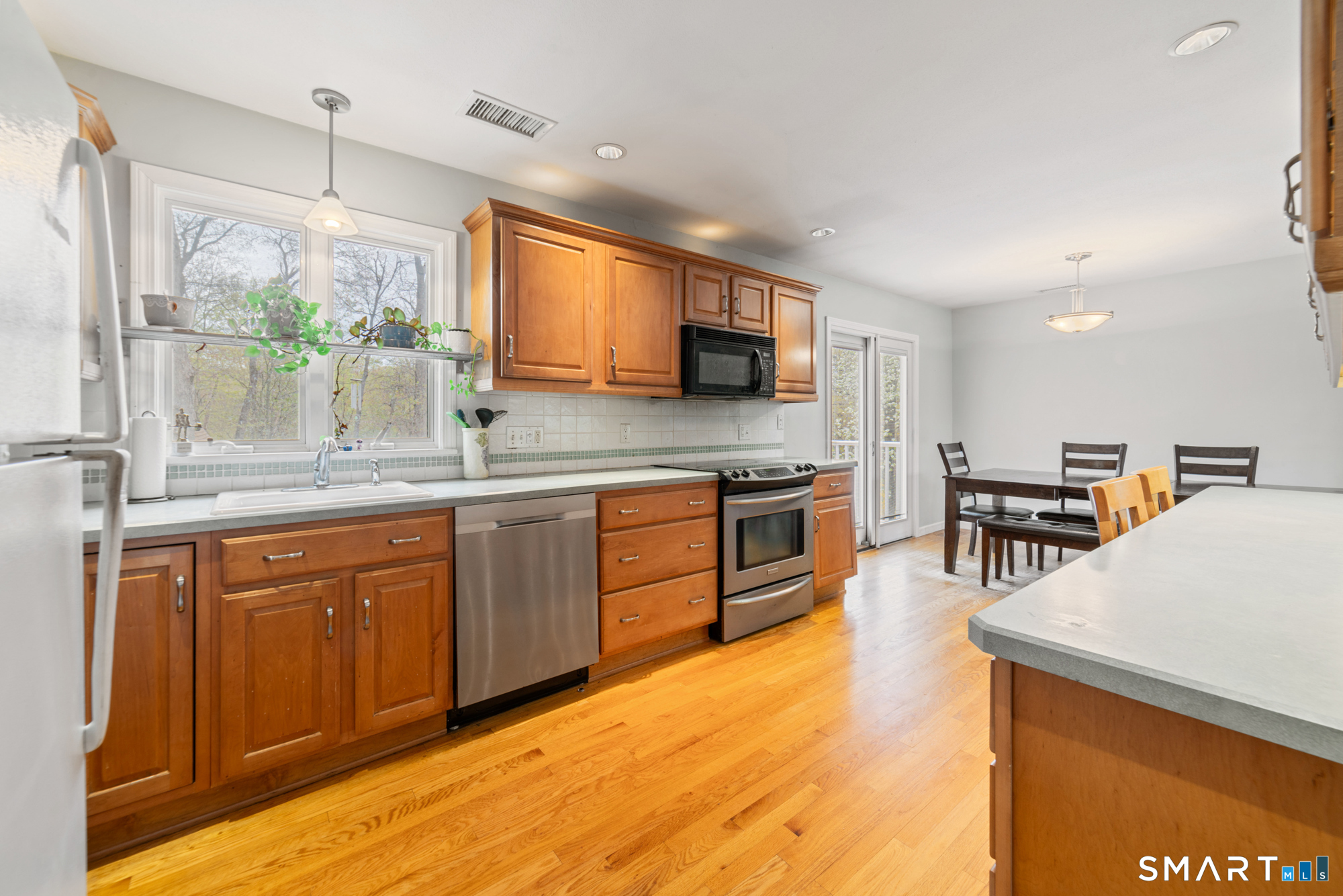 51 Sky View Circle Hamden CT 06514