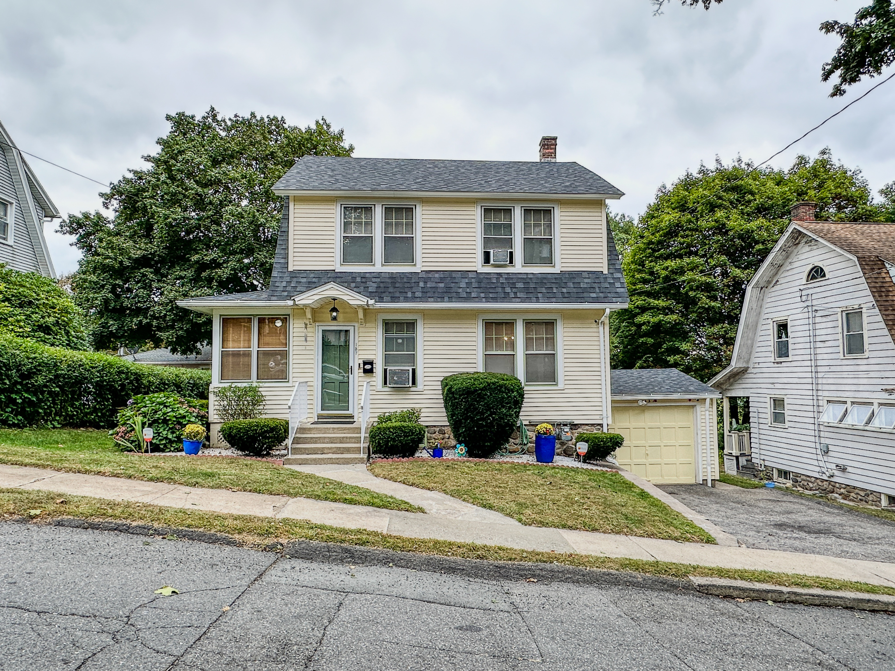 137 Dwight Street Waterbury CT 06704