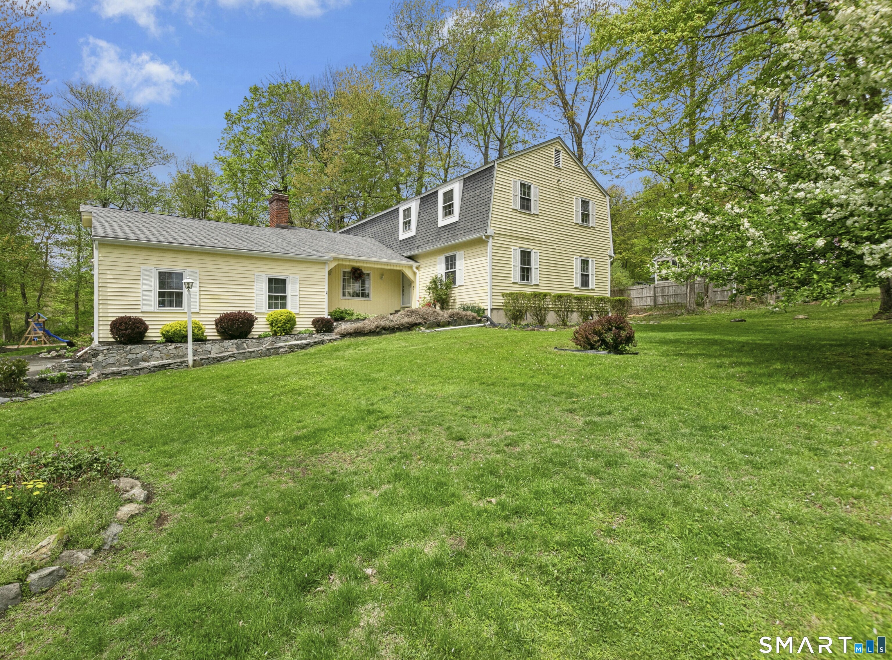 12 Heritage Drive Danbury CT 06811