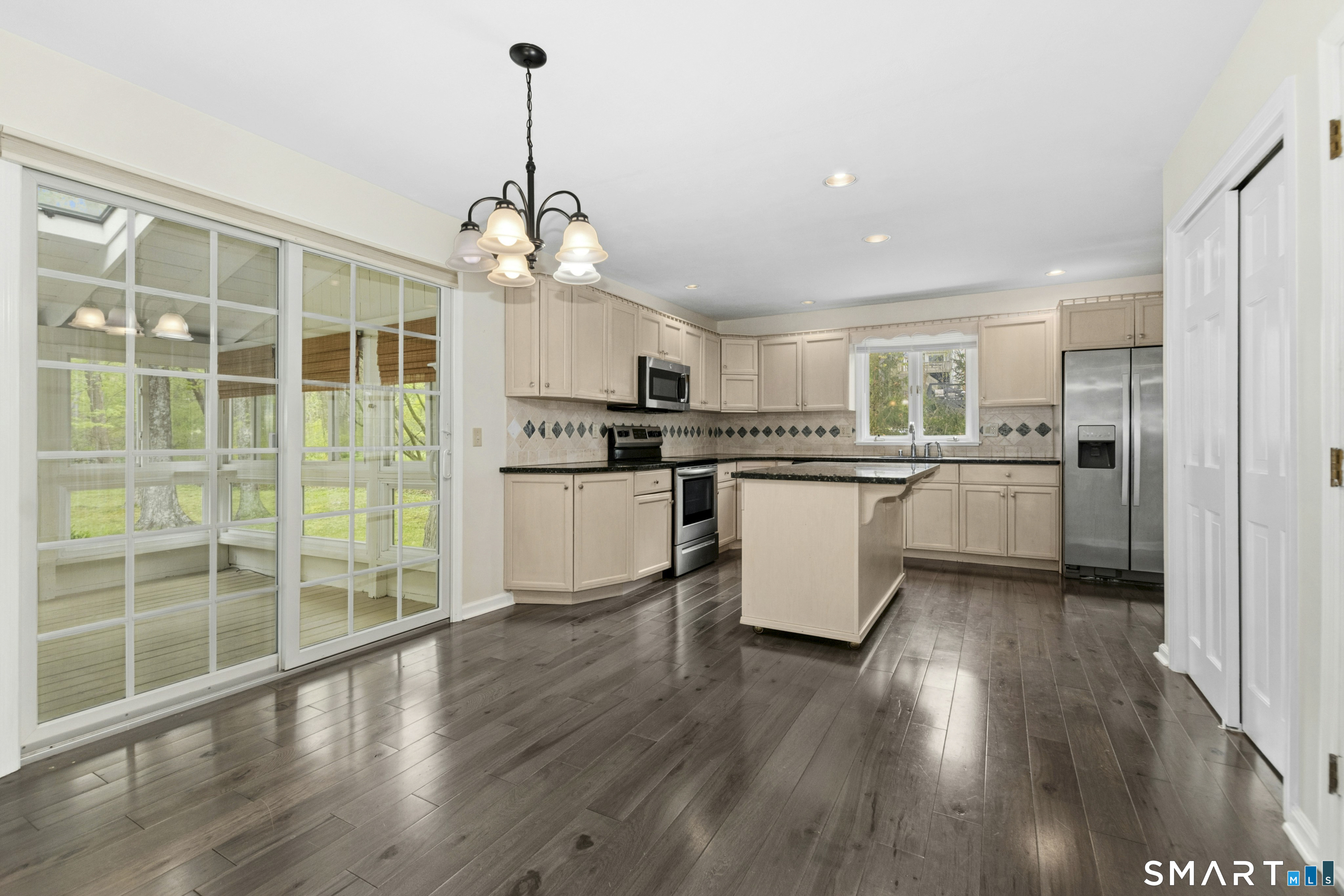 12 Heritage Drive Danbury CT 06811