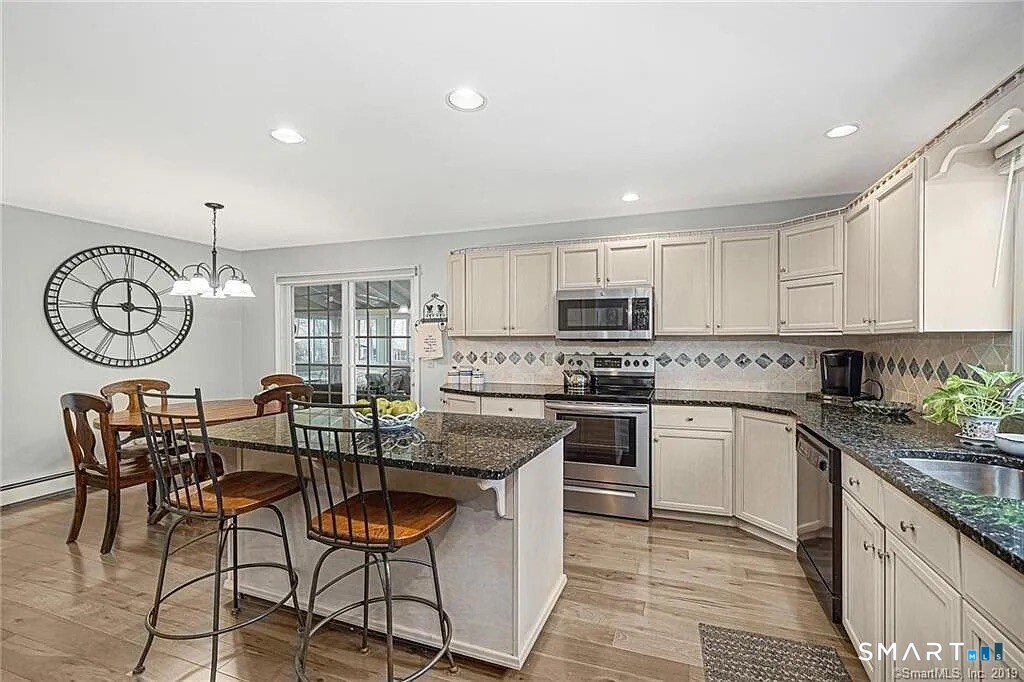 12 Heritage Drive Danbury CT 06811