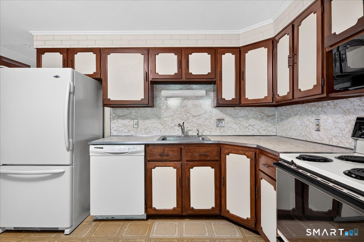 48 Old Colony Road North Stonington CT 06359