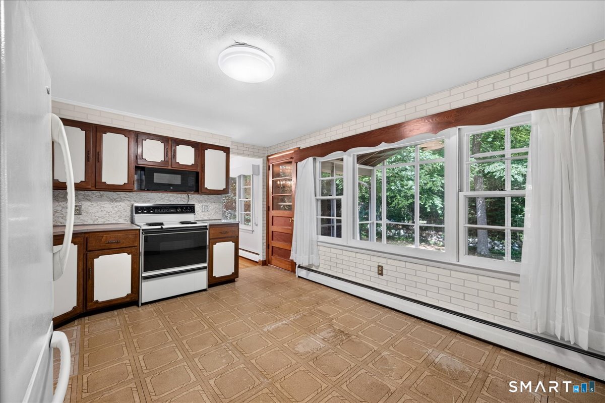 48 Old Colony Road North Stonington CT 06359